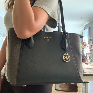 Mk large tote ❤️